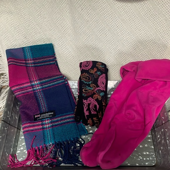 Winter Accessory Bundle - Picture 1 of 5